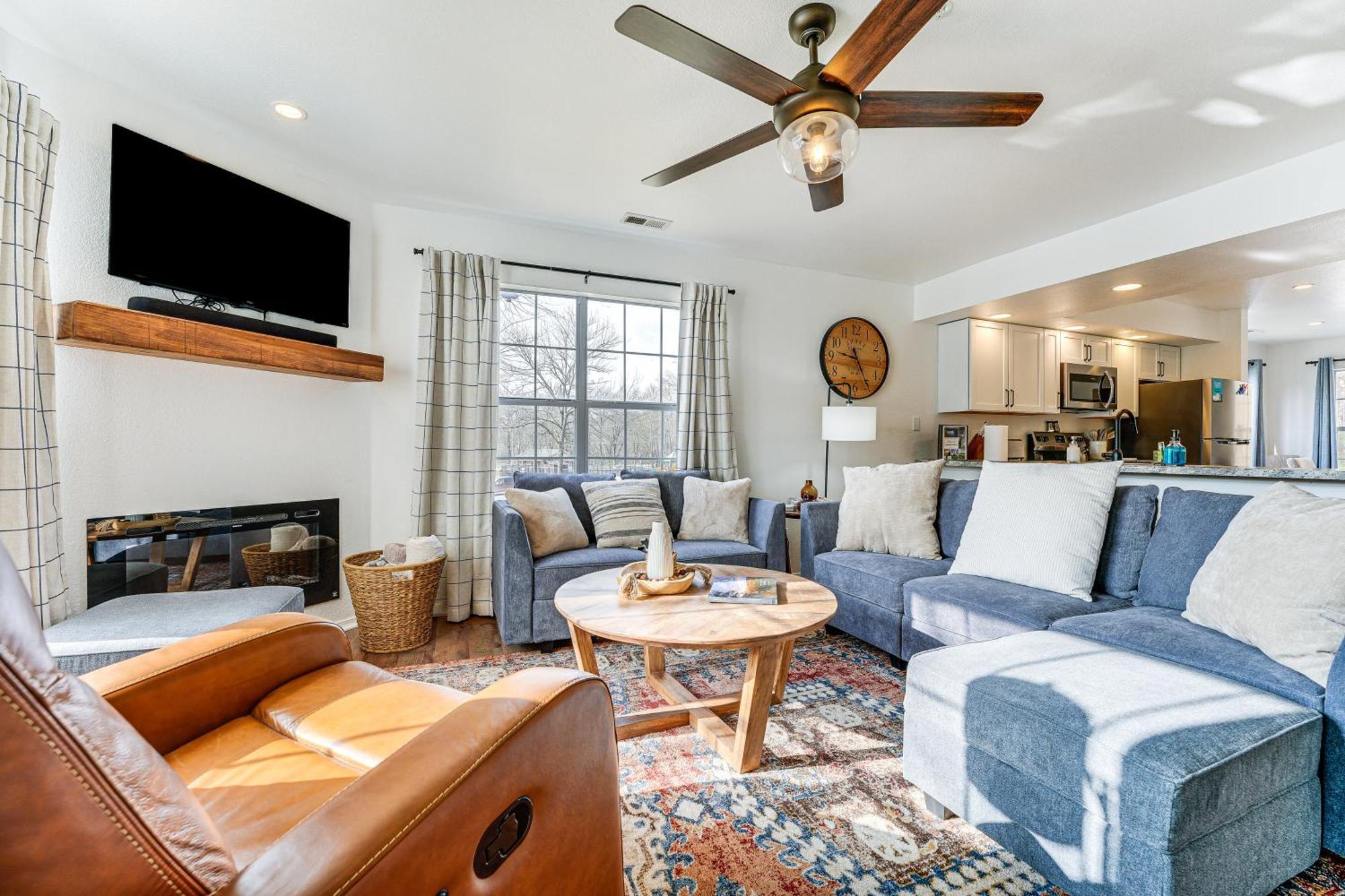 Branson Lakefront Condo With Sunroom And Lake Views! Zewnętrze zdjęcie